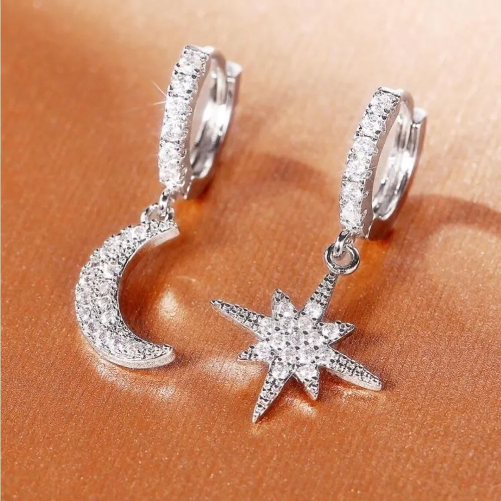 Silver Crescent Moon and Star Earrings R319